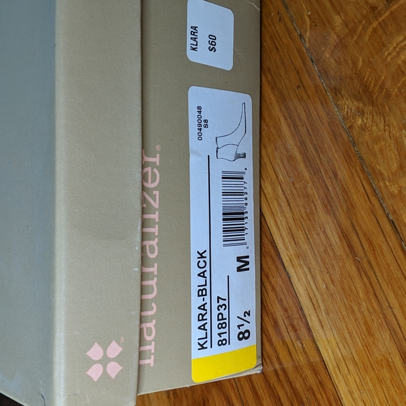 Naturalizer Klara black booties - Picture 6 of 6